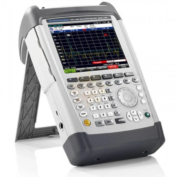 Фото Анализатор кабельных трактов и антенн ZVH4