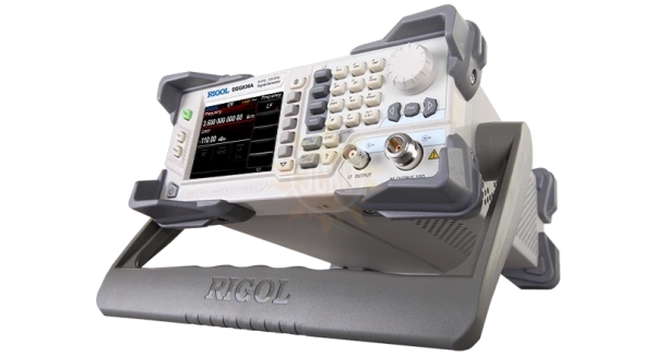 Фото DSG836A — генератор сигналов высокочастотный